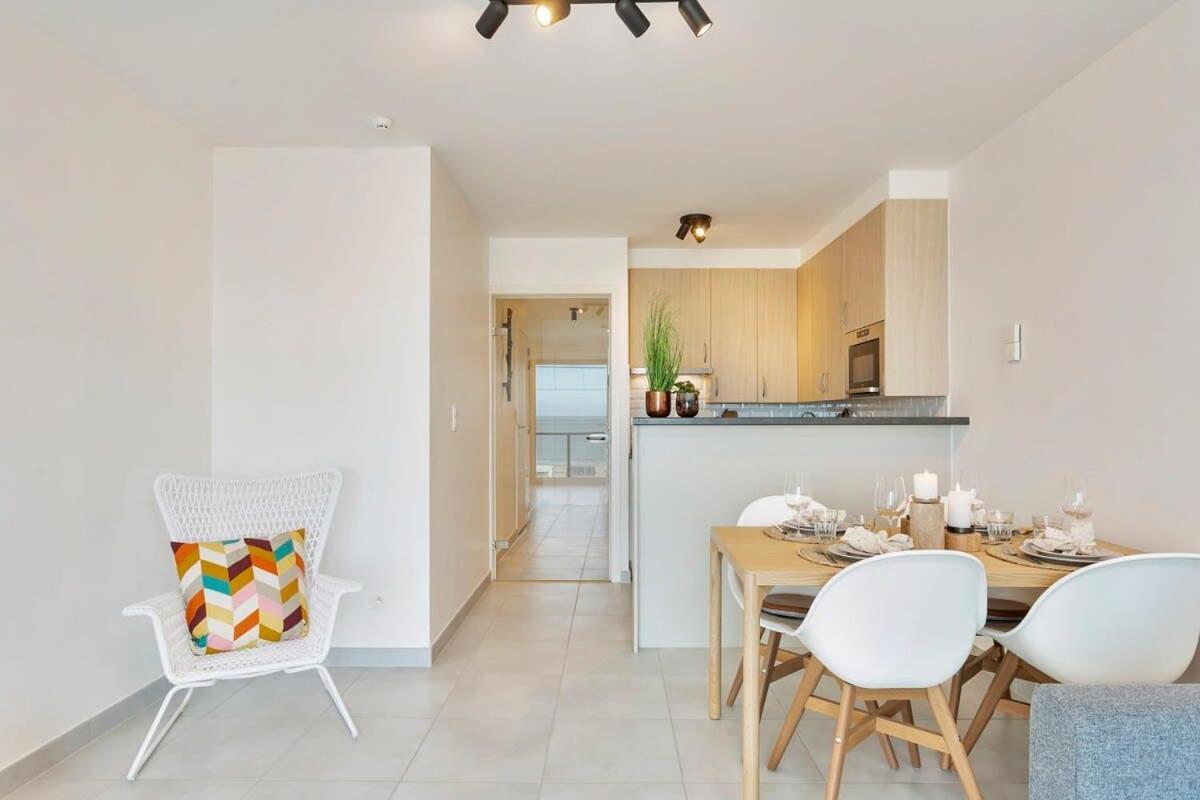 Huswell - Cosy Apartment With Amazing Beach View Остенде Екстериор снимка